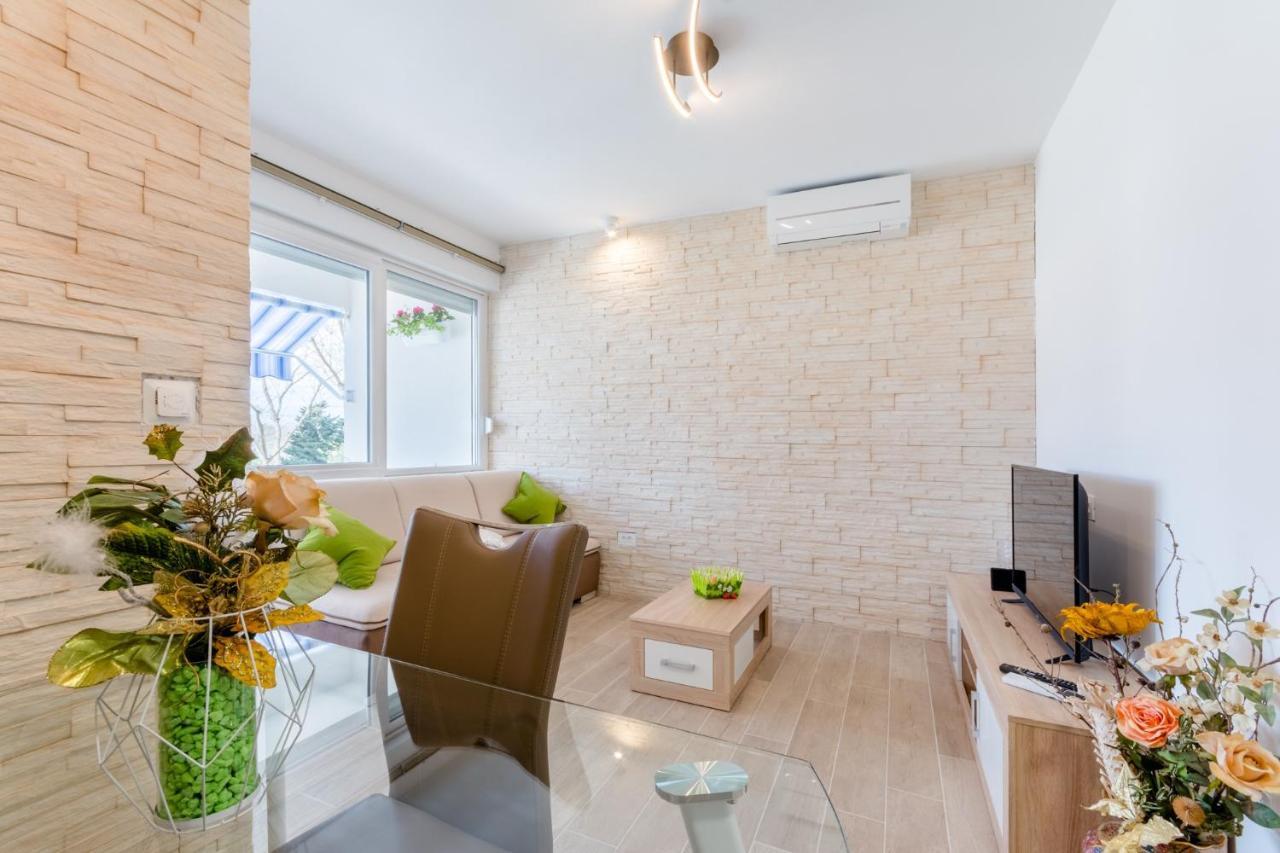 Apartments Niro Split Extérieur photo